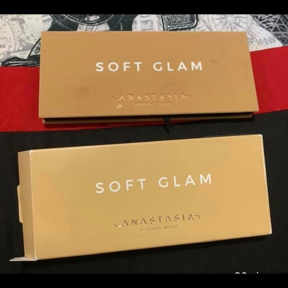 Soft Glam Anastasia Palette - Picture 2 of 2
